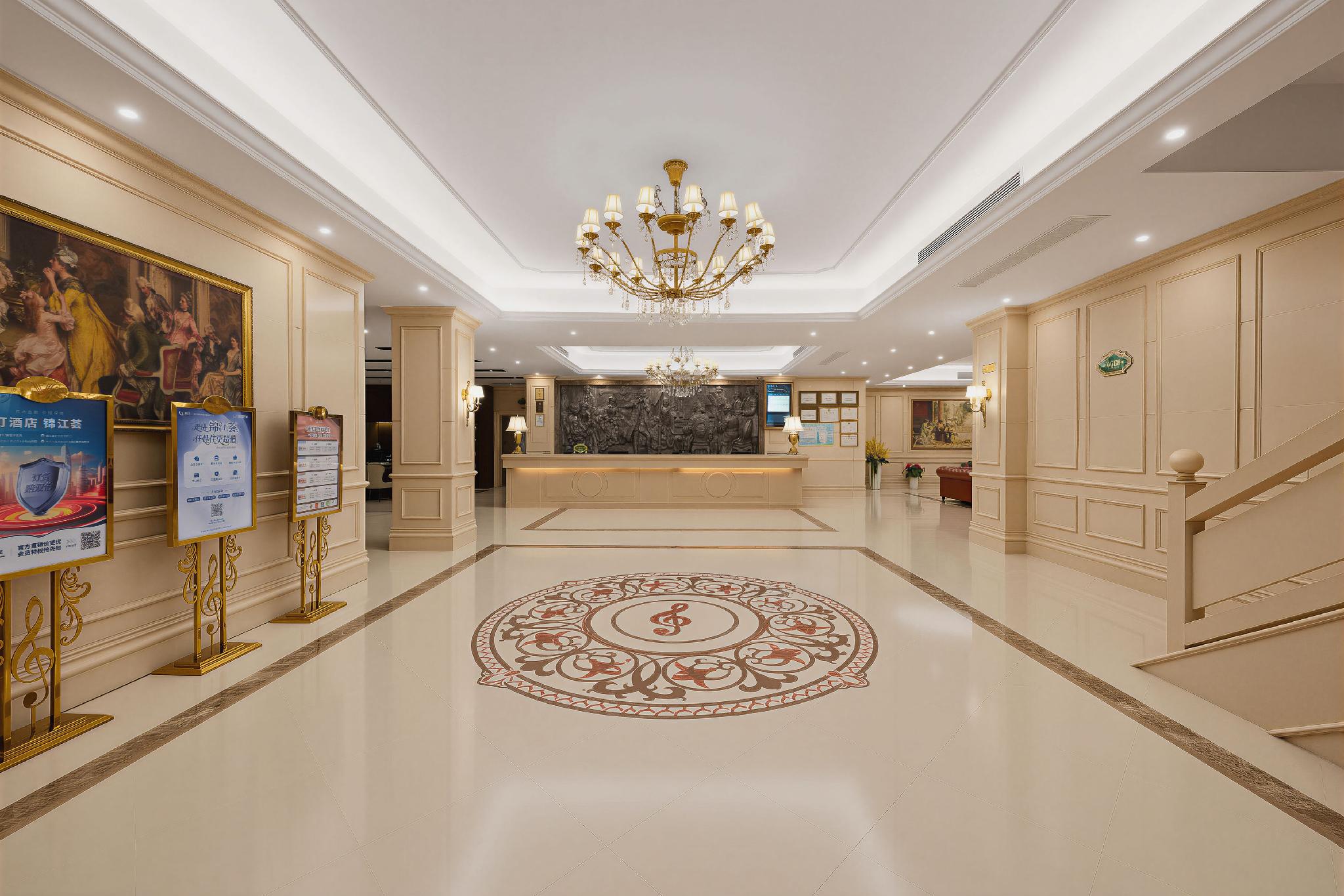 Vienna Hotel (Happy Valley Renhe Metro Station) 13/51