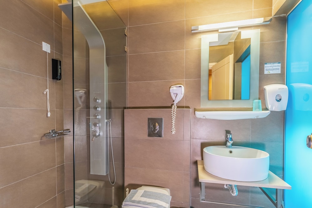 Pantheon Hotel 47/49