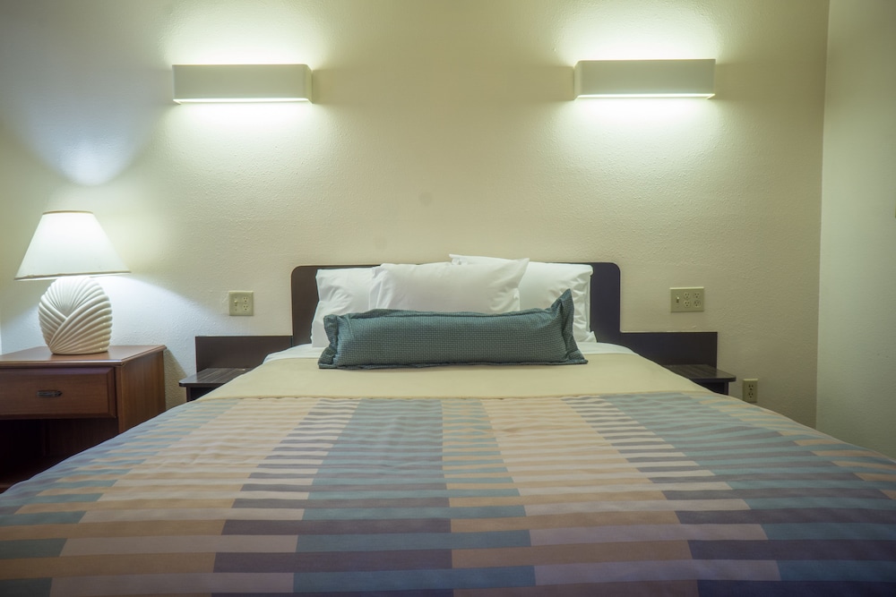 Sunnyside Inn & Suites 12/52