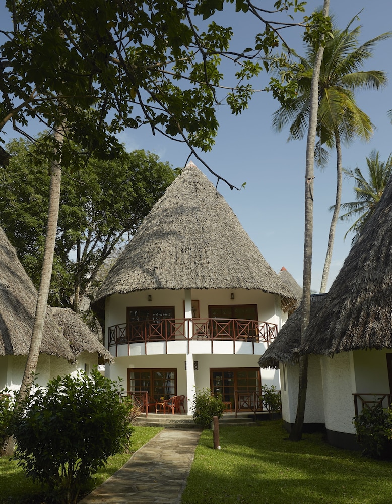 Neptune Village Beach Resort & Spa 55/59
