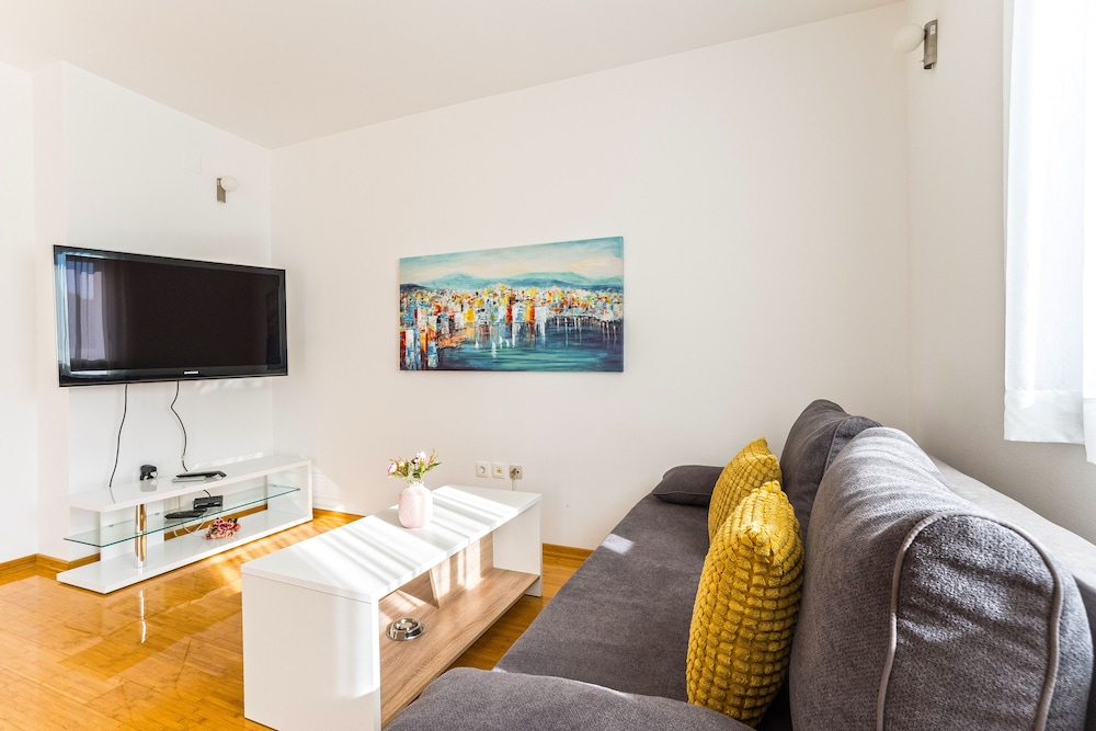 Summer Breeze Apartments 28/45