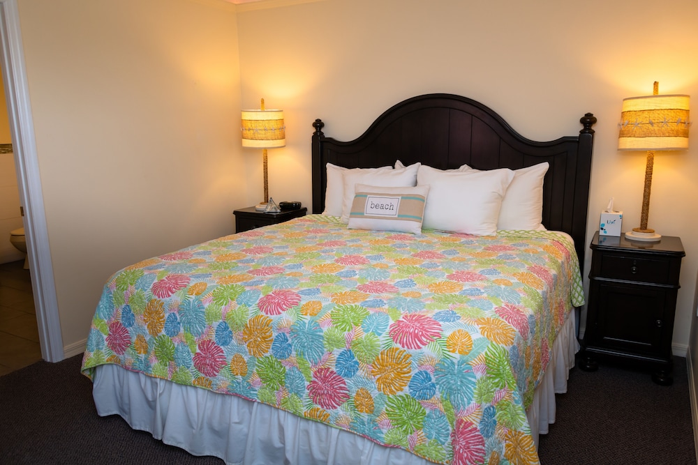 Cedar Cove Resort & Cottages 32/78