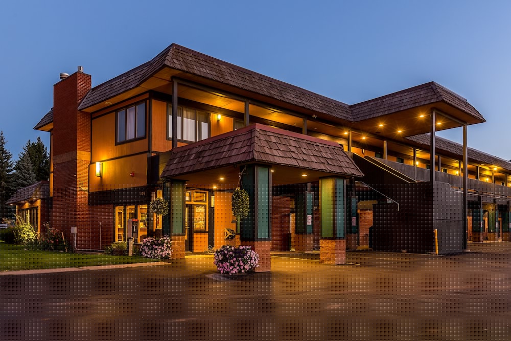 Rabbit Ears Motel 3/49