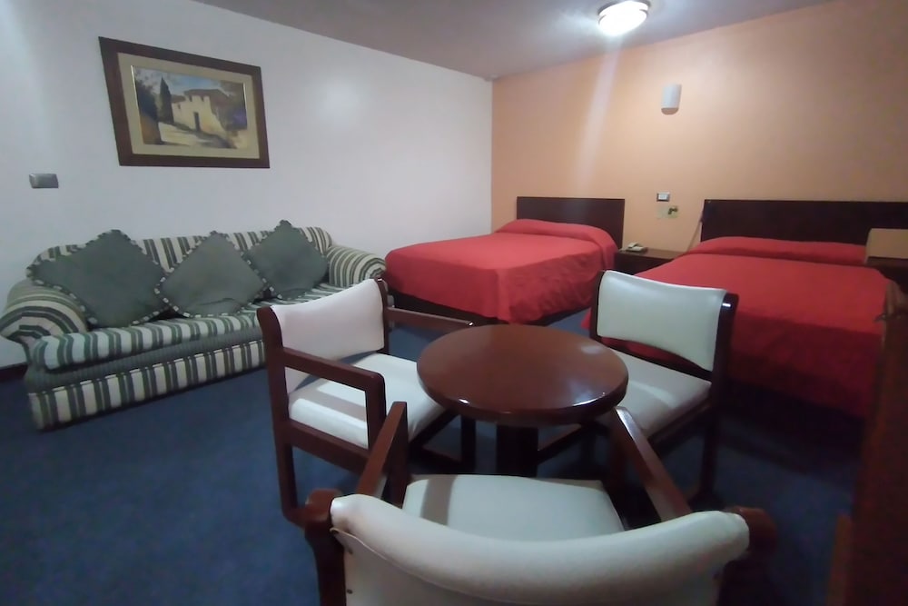 Maria Victoria Hotel 51/71