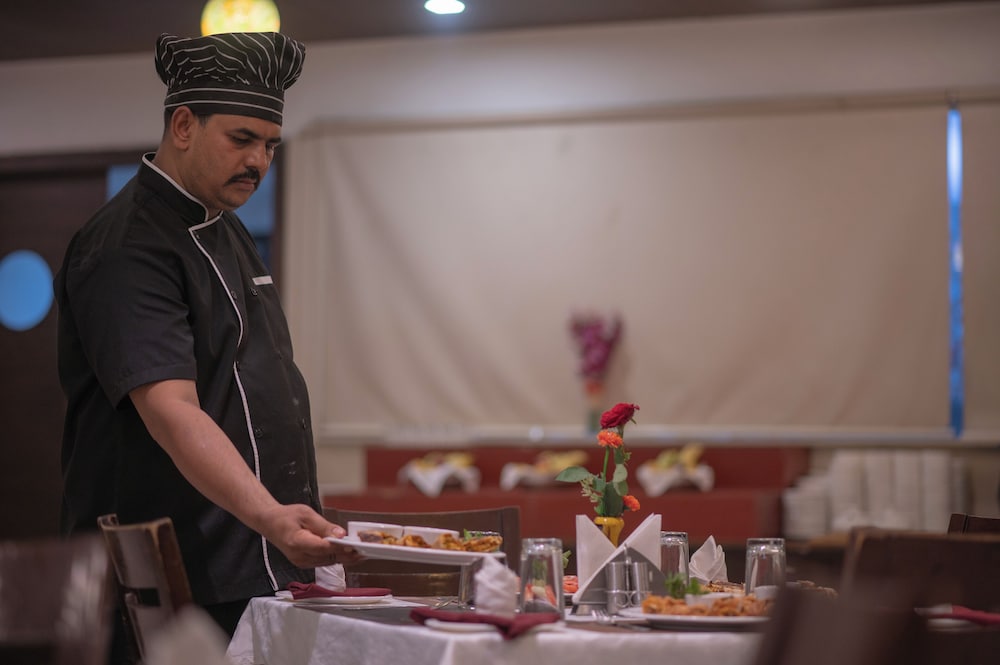 Hotel Clarks Collection Bhavnagar 6/50