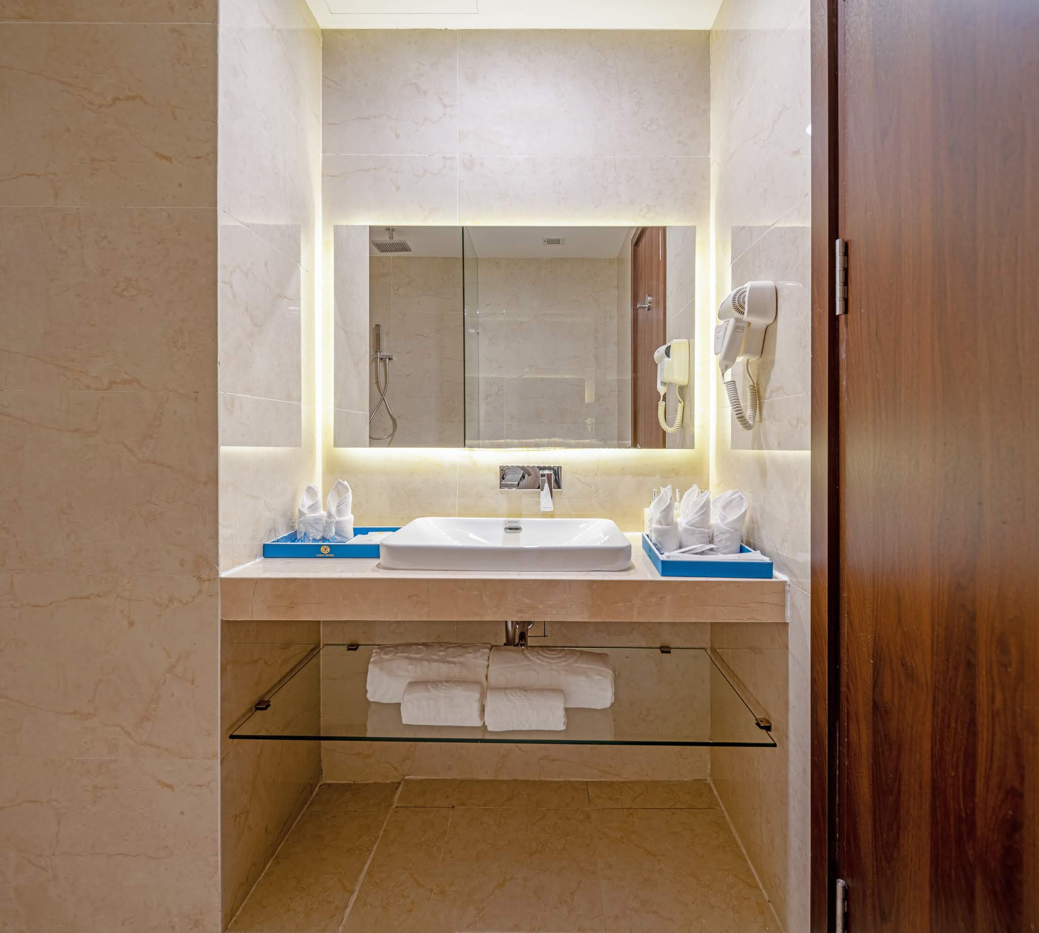 Room, 2 Queen Beds, Partial City and River View