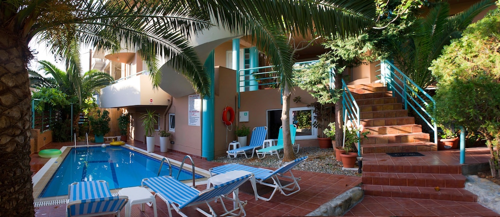 Seafalios Apartments 40/40