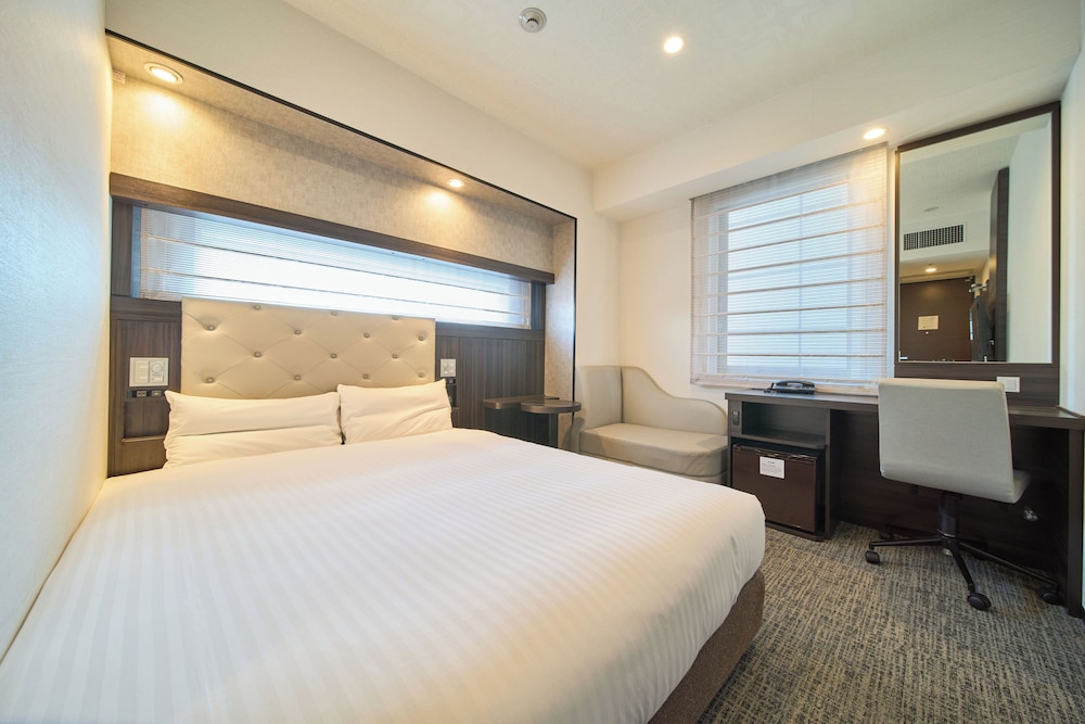 ROOM, DOUBLE BED, SMOKING
