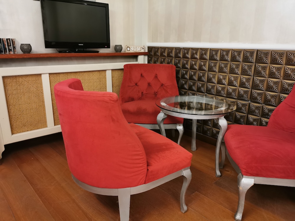 PRINCE RESIDENCE(FORMERLY VESUVIO PRICE RESIDENCE APARTHOTEL) 58/75
