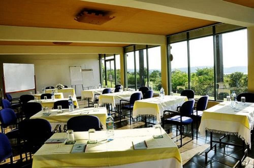 Giritale Hotel 40/50