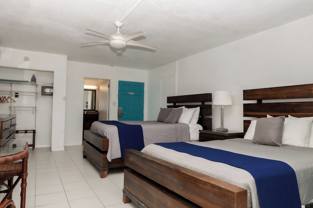 Room, King Bed, Beach Front، THE PALMS AT PELICAN COVE 4/10