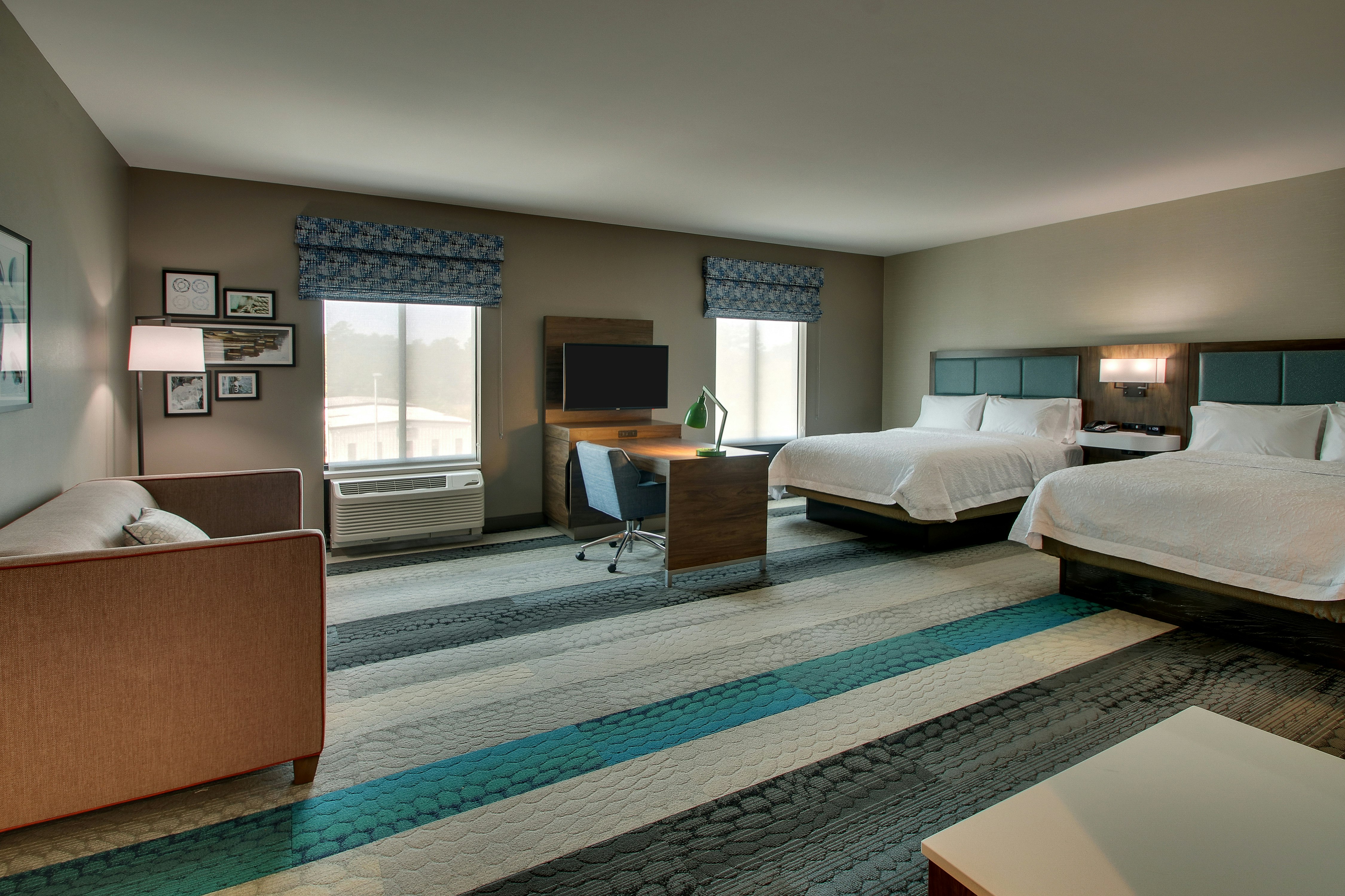 Suite, 2 Queen Beds, Accessible