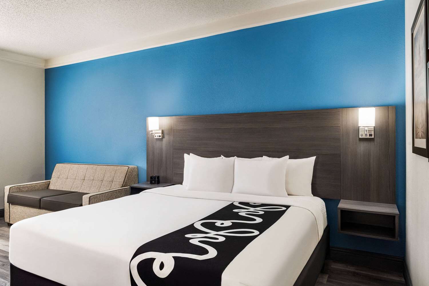 La Quinta Inn Suites Round Rock North 8/41