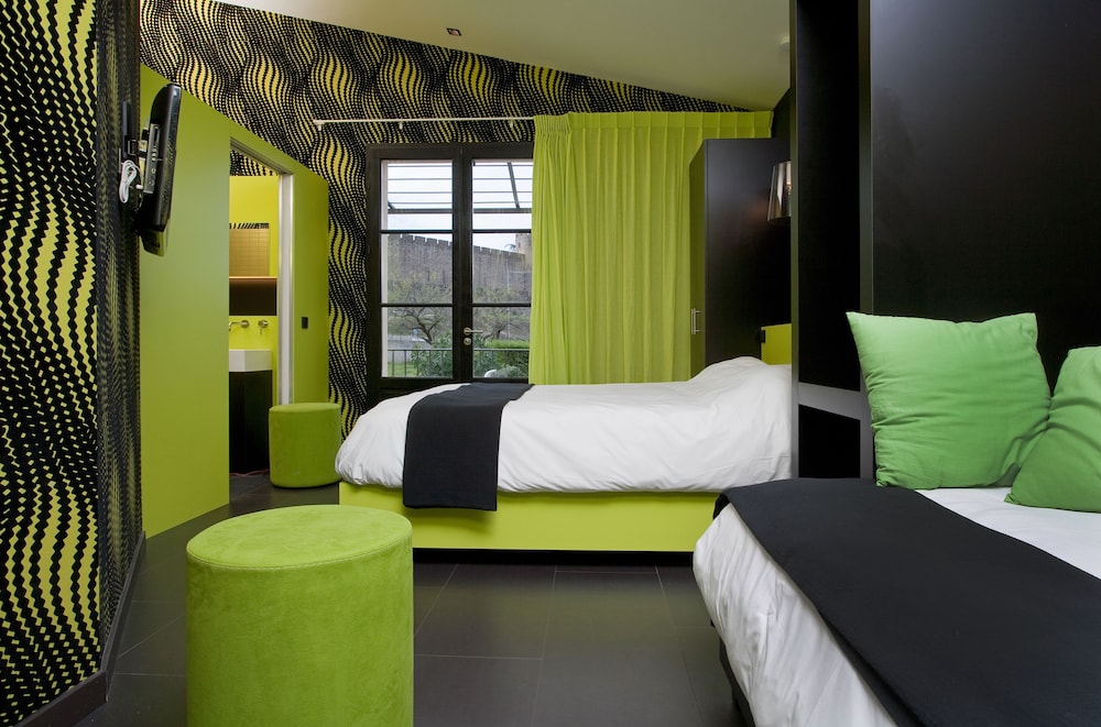 Hotel Montmorency 11/73