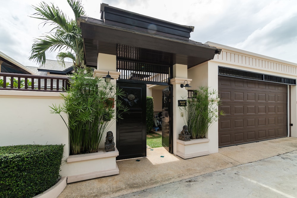 4 Bedroom Private Bali Style Villa Hh1 5/45