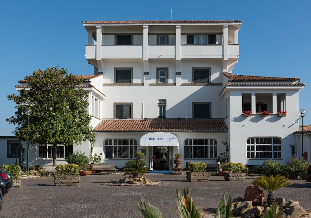 Mercure Civitavecchia Sunbay Park Hotel 3/65