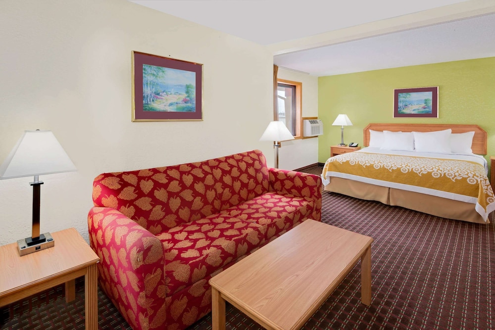 Days Inn by Wyndham Fort Dodge 16/27