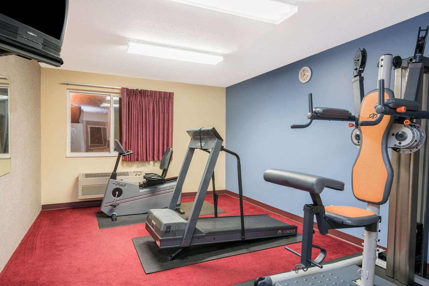 Days Inn By Wyndham West-Eau Claire 12/24