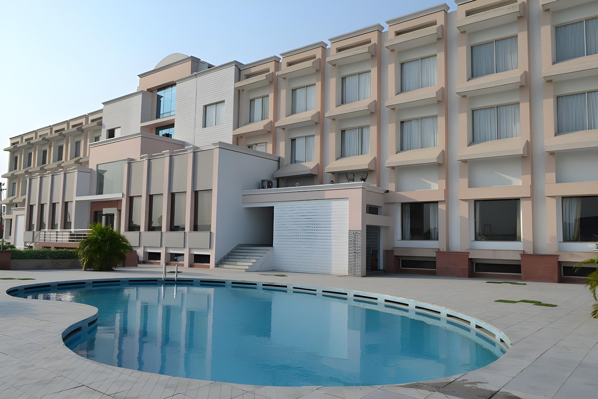 Hotel Sobti Continental 7/29