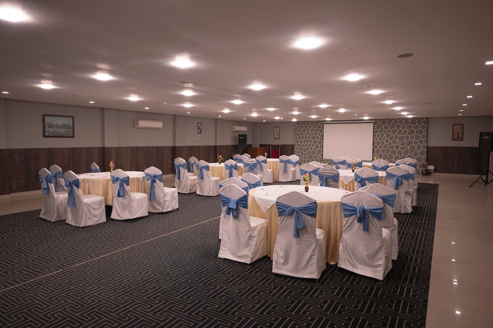 Hotel Clarks Collection Bhavnagar 47/50