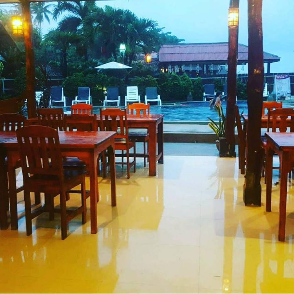 Lanta New Beach Bungalows 25/50