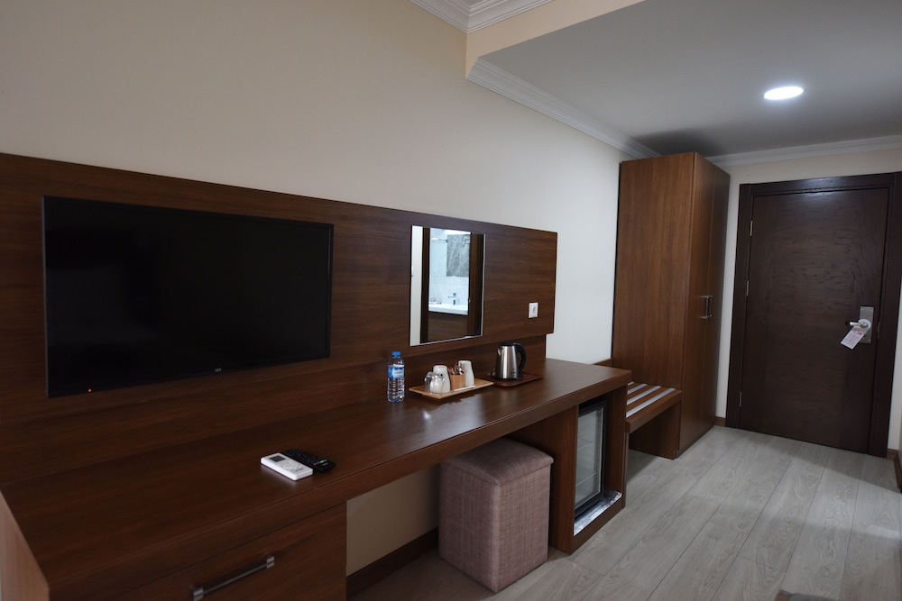 Asal Hotel 30/39