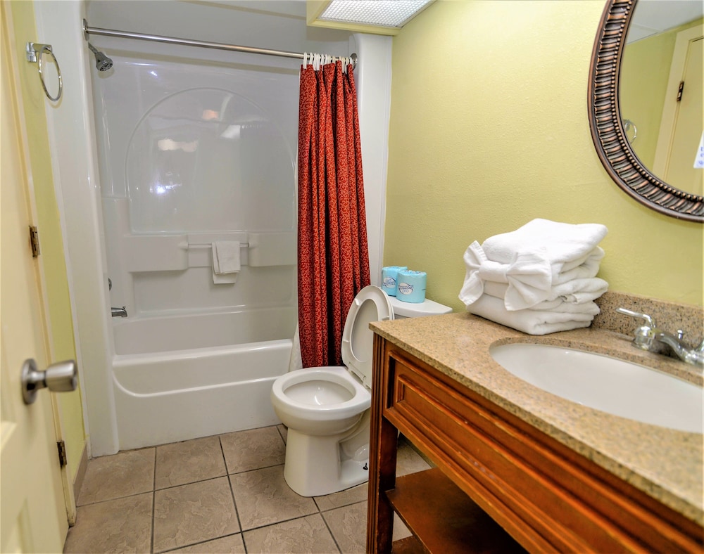 Monterey Bay Suites 20/81
