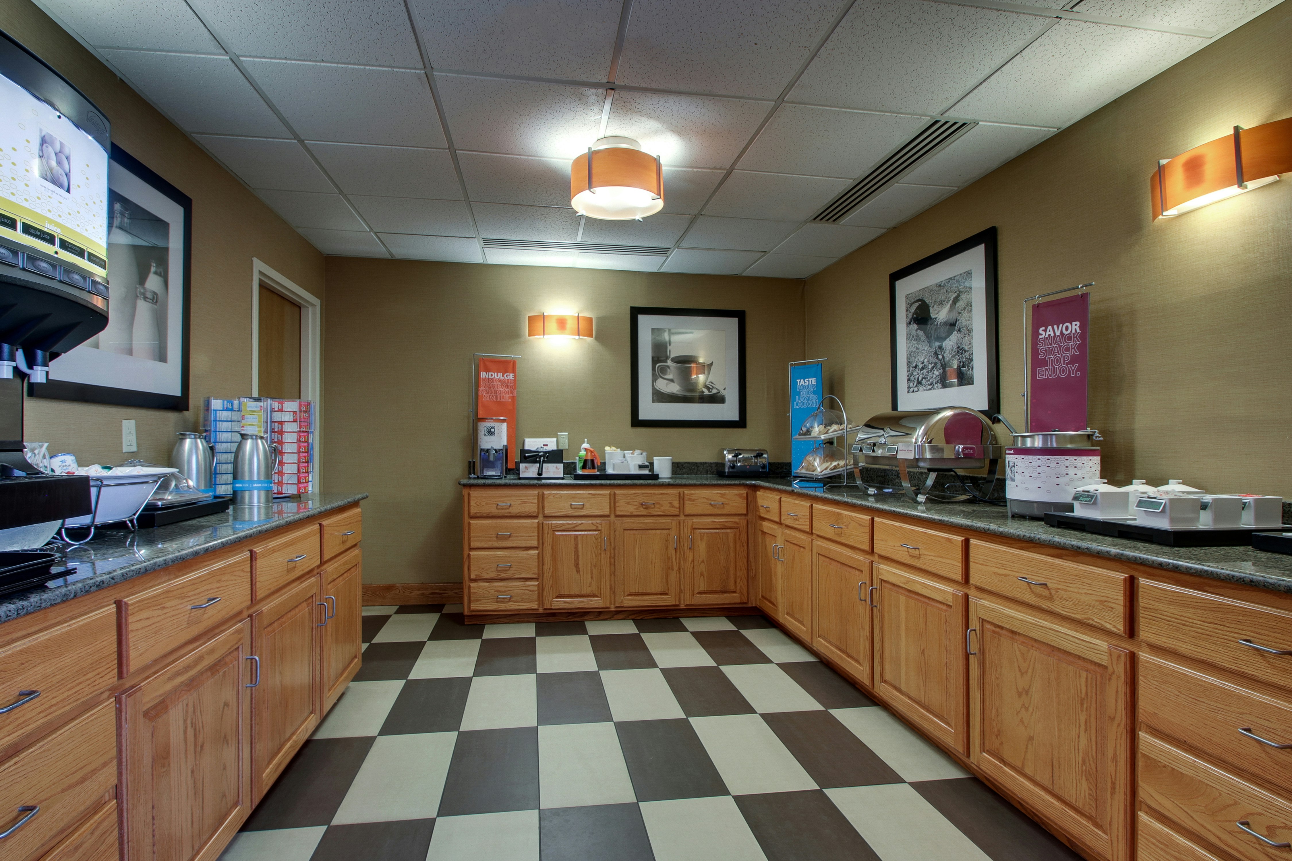 Hampton Inn Lebanon, MO 18/56