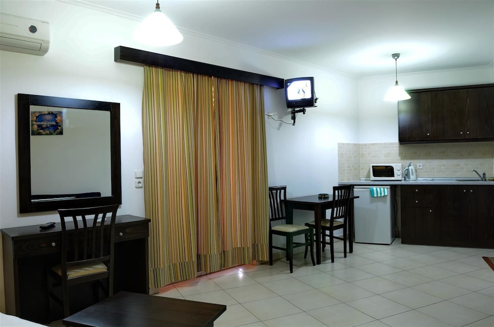Rio Hotel 54/66