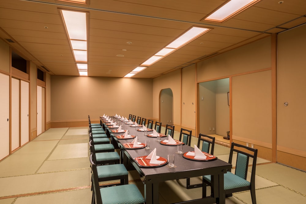 restaurant cafeteria