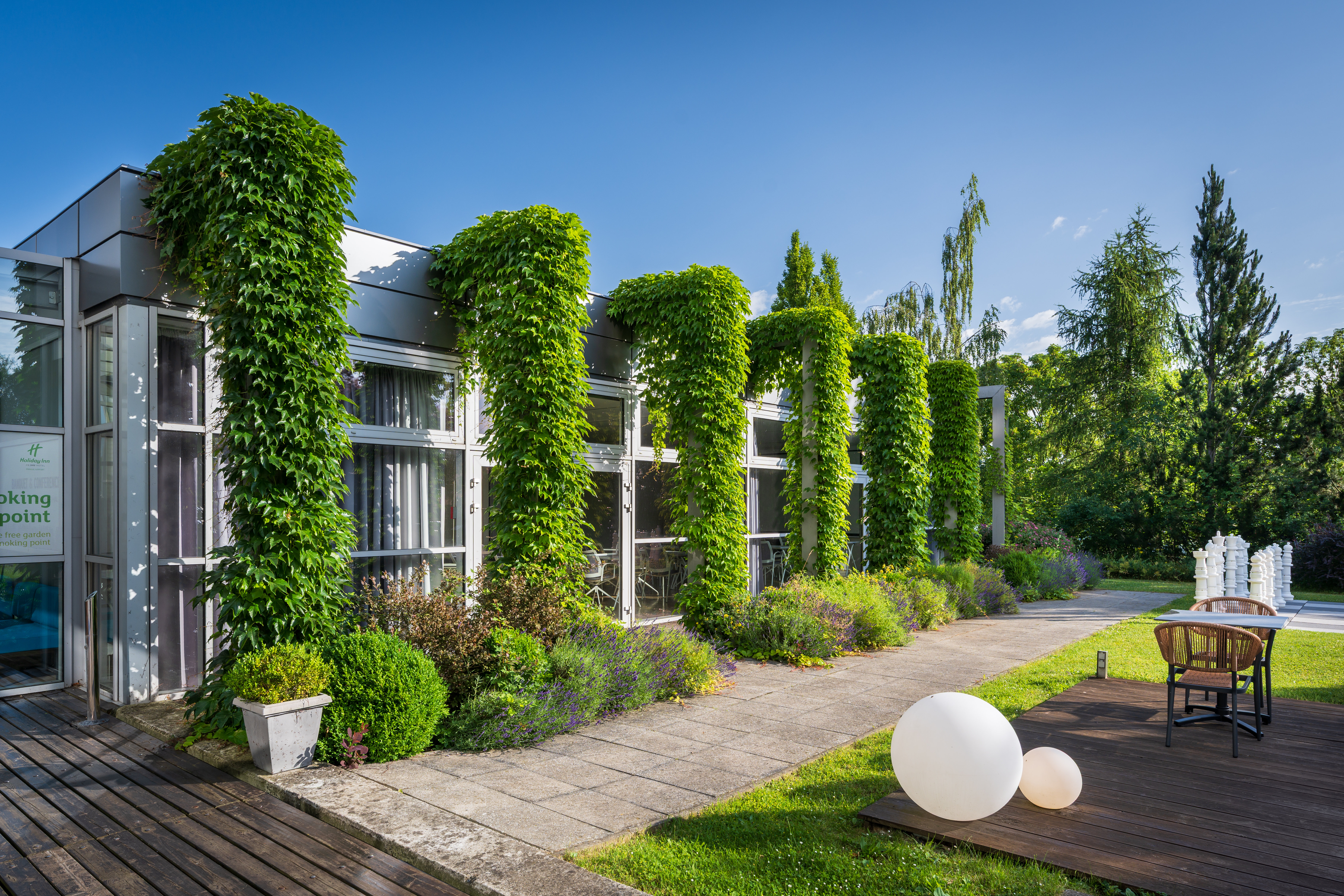 HOLIDAY INN PRAGUE AIRPORT 73/76