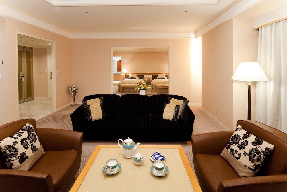 Naspa New Otani Hotel 64/75