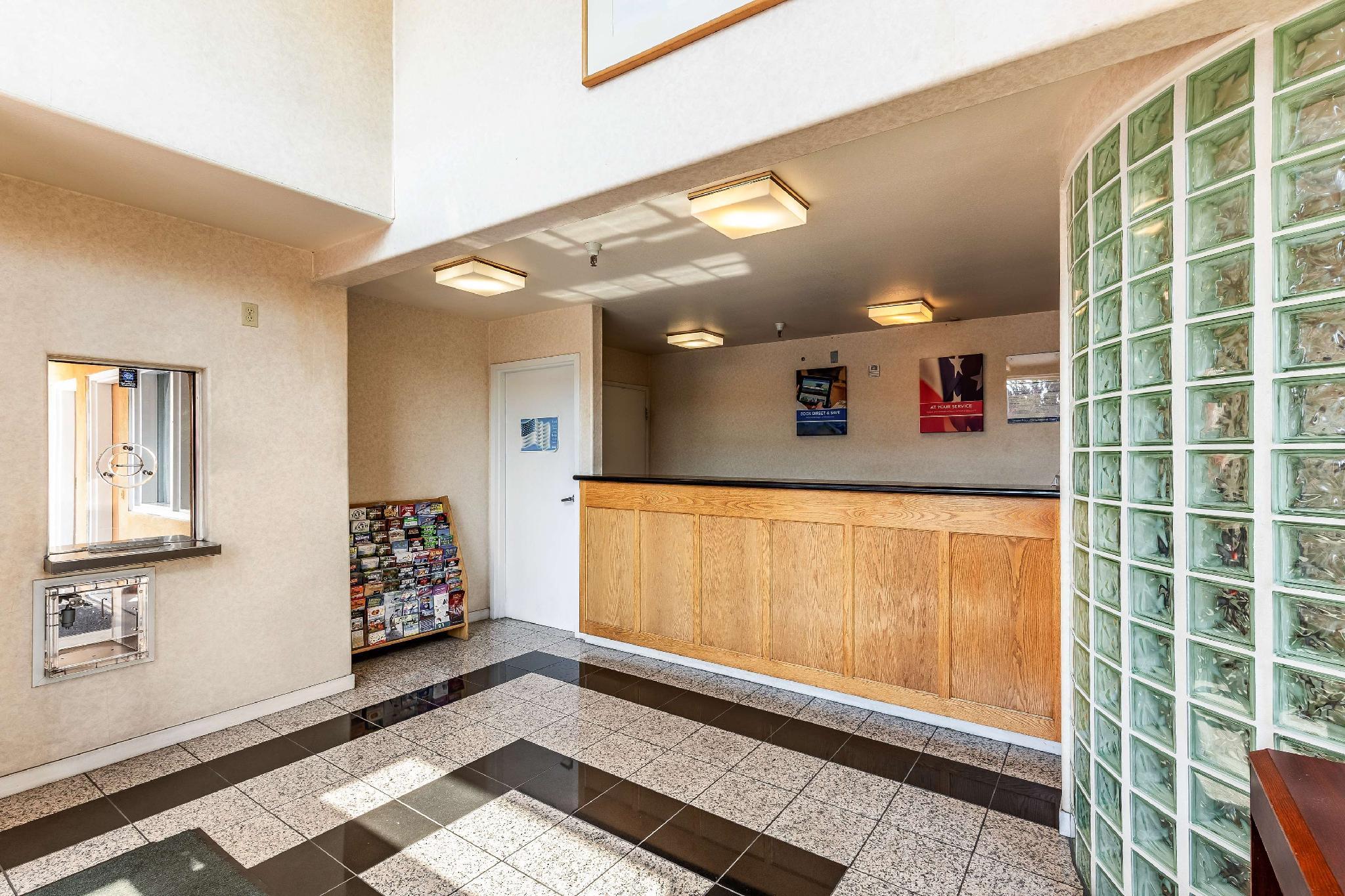 Motel6 Stockton, CA - East — photo 4