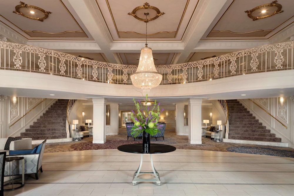 Hilton St. Louis Frontenac 12/76