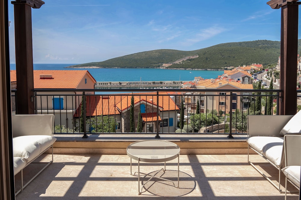Lustica Bay Vacation Homes 43/50