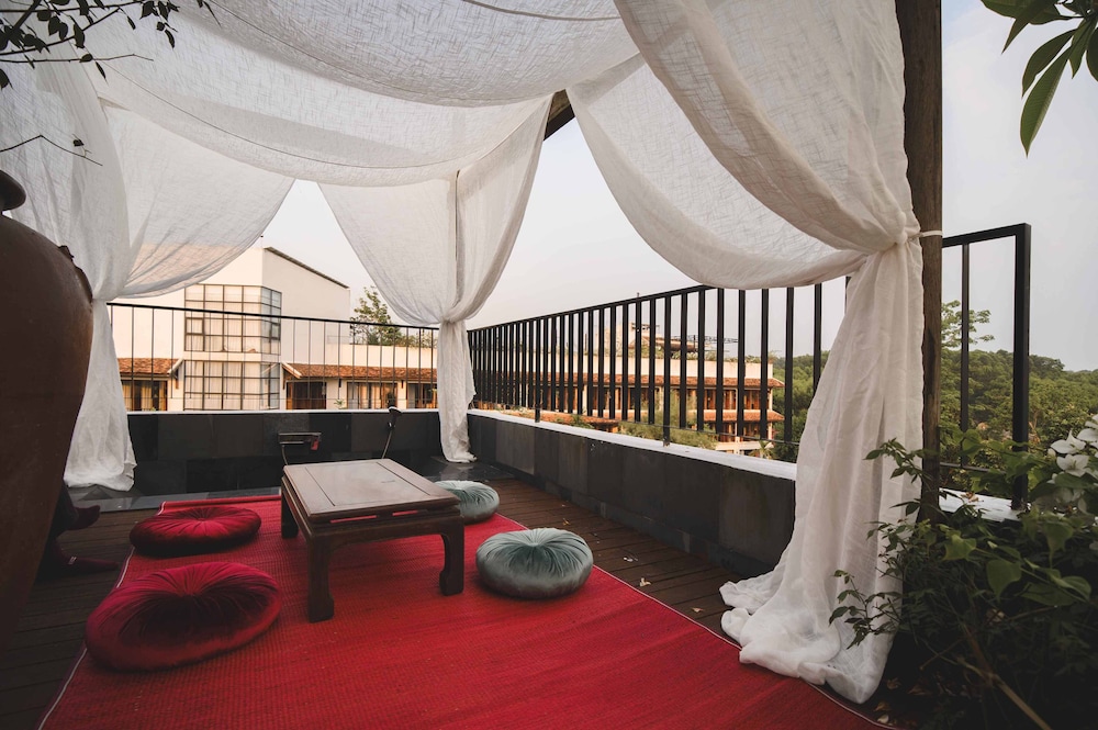 aNhill boutique Hotel 52/58