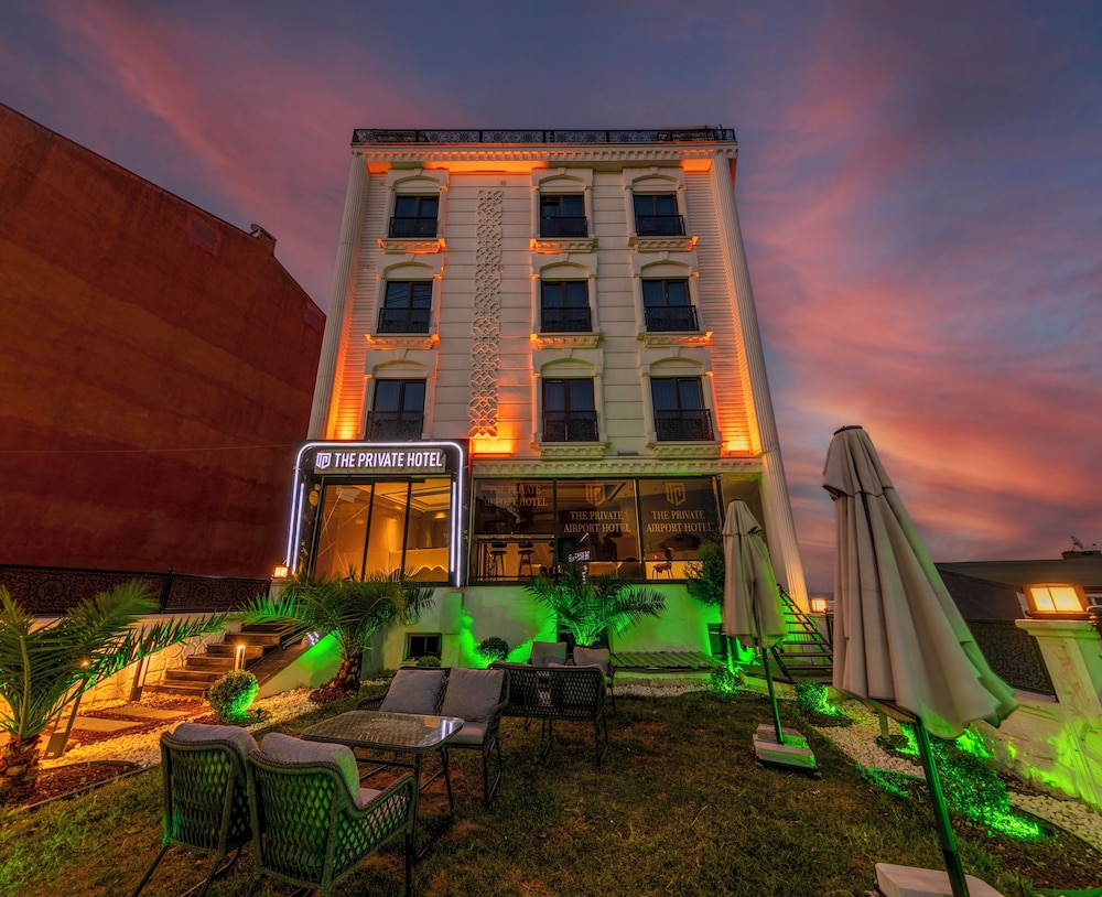 The Private Airport Hotel 1/50