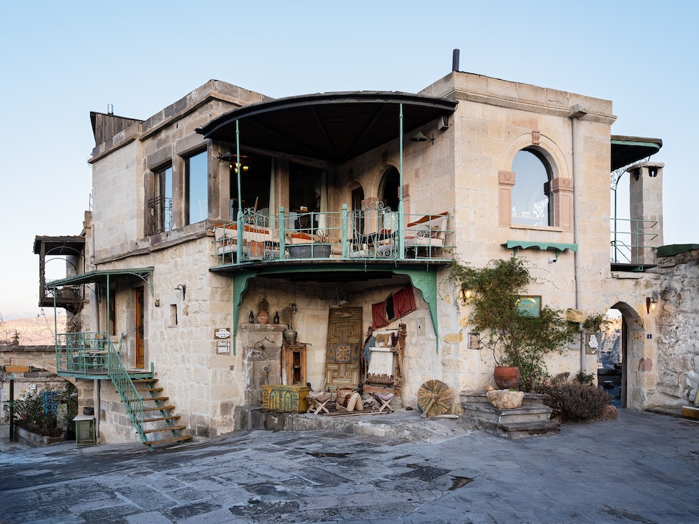 Kelebek Special Cave Hotel 5/84