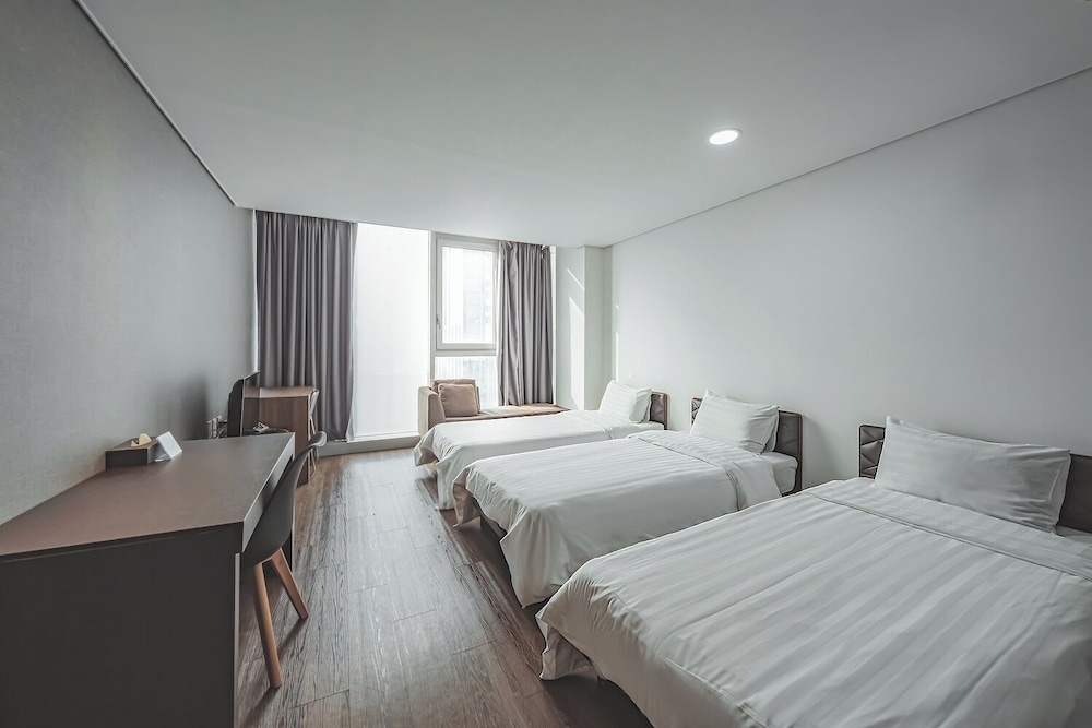 Brown Suites Sinchon Central 13/48