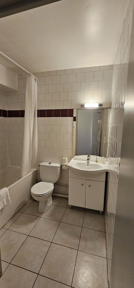 Hotel Lyon Sud 46/47