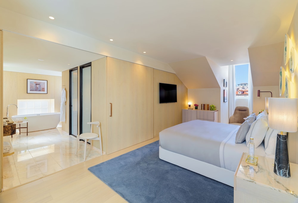 TOWER, PENTHOUSE