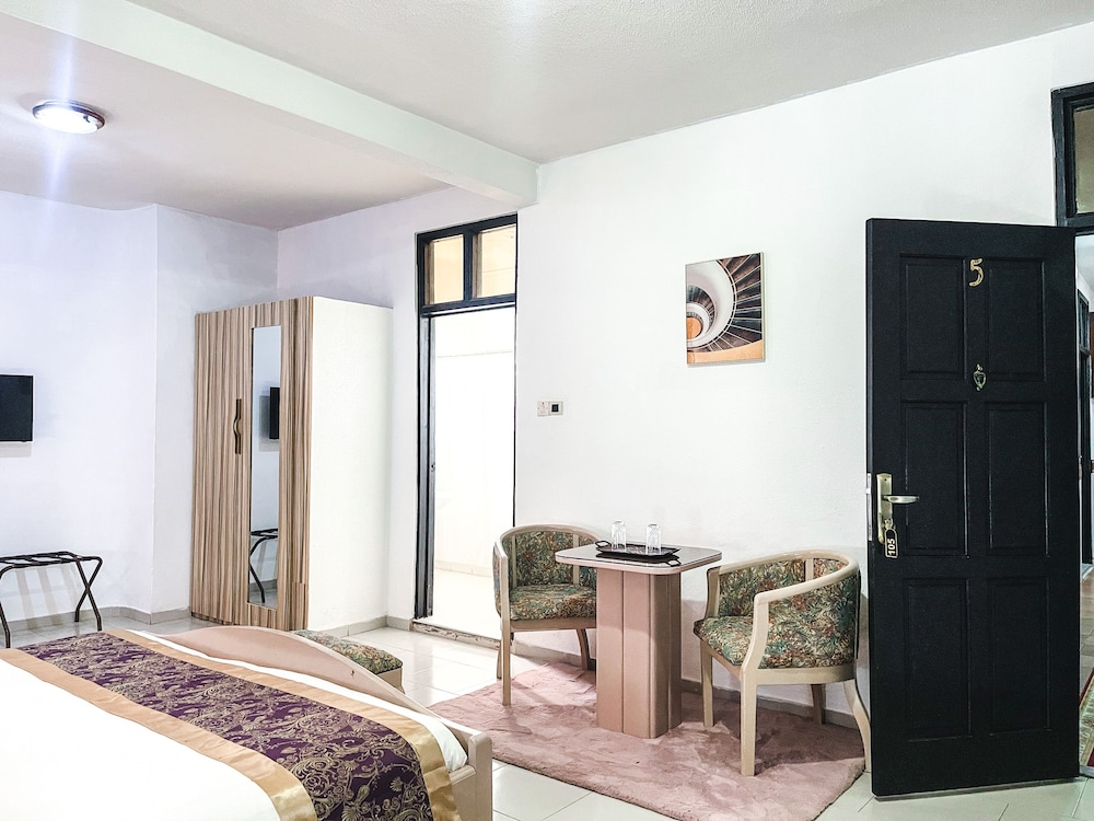 Hill View Hotel Mccarthy Hills 37/67