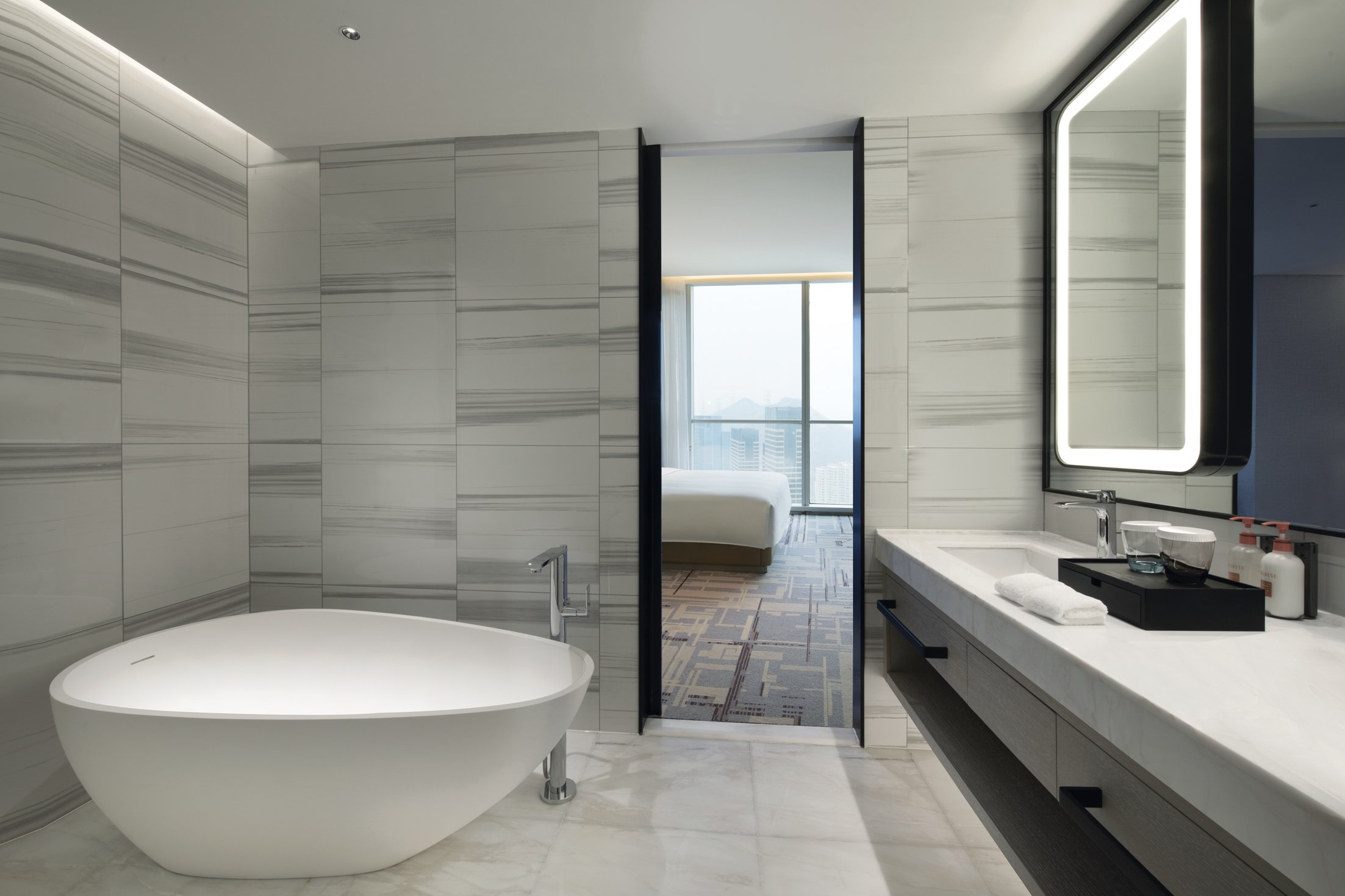 Crowne Plaza Dalian Xinghai 69/70