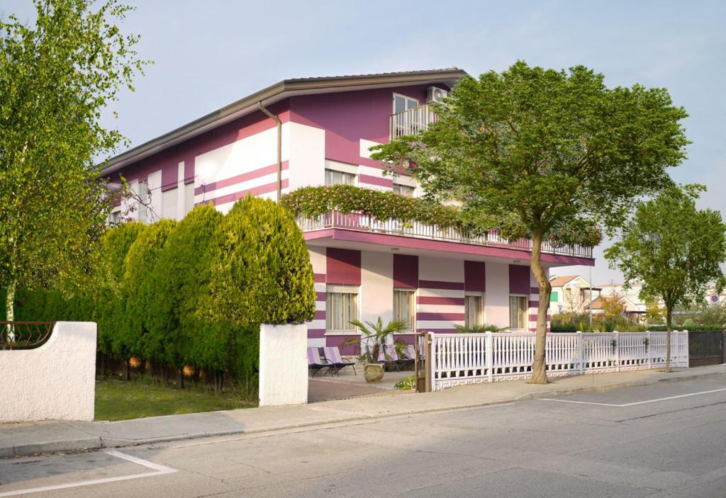 Hotel Germania 5/64