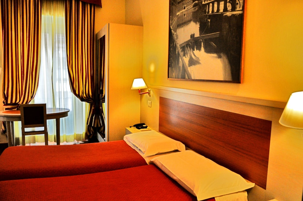 Hotel Rio 10/24