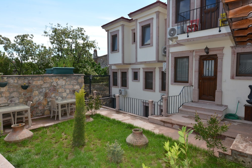 Hayriye Hanim Ege Hotel 29/35