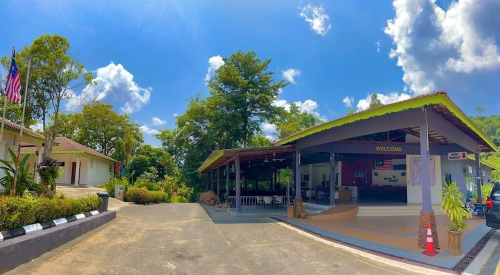 Xcape Resort at Taman Negara 2/28