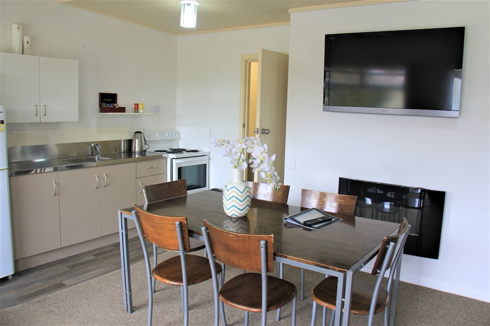 436 Rotorua Hideaway Lodge 30/38