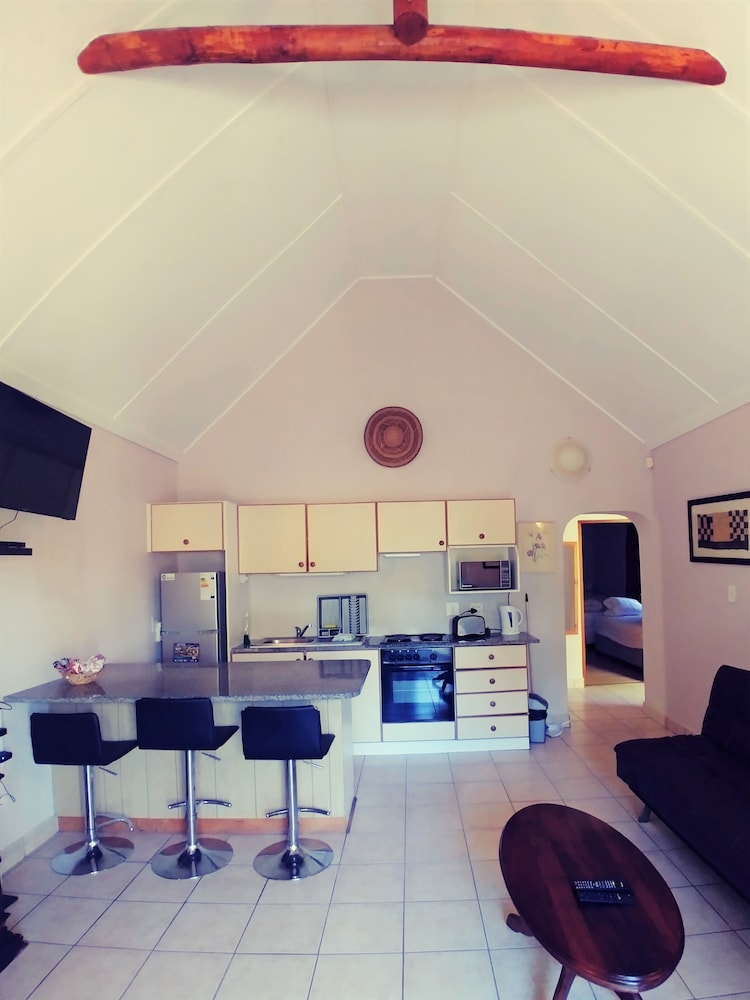 Winelands Villa Guesthouse 24/31