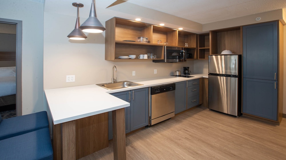 Candlewood Suites Cleveland South Independence 13/47